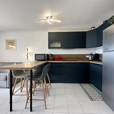 Apartment Francia Bat Gogh *