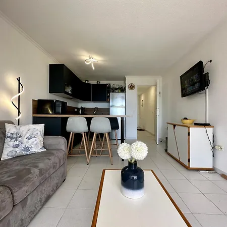 Francia Bat Gogh Apartment